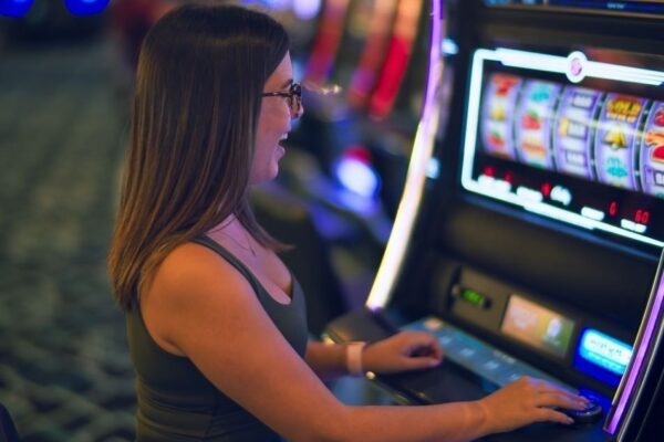 Why Slot77 Online Free Play Can Improve Your Strategy